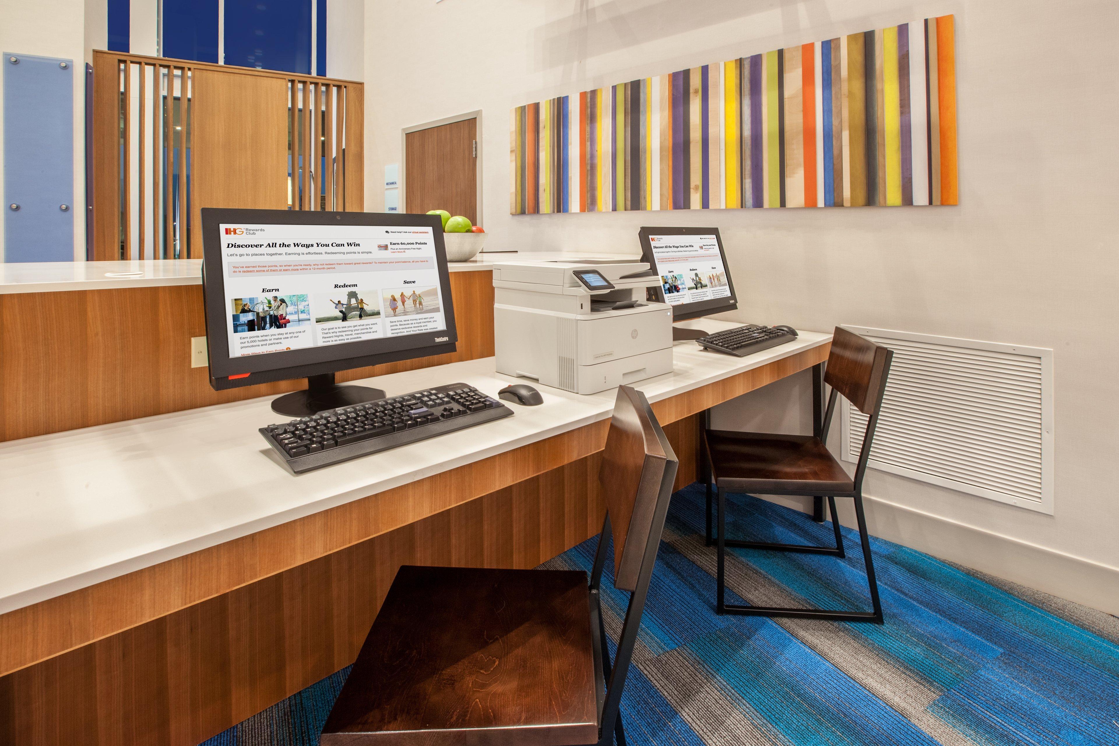 Holiday Inn Express & Suites - Indianapolis Ne - Нобълсвил Екстериор снимка
