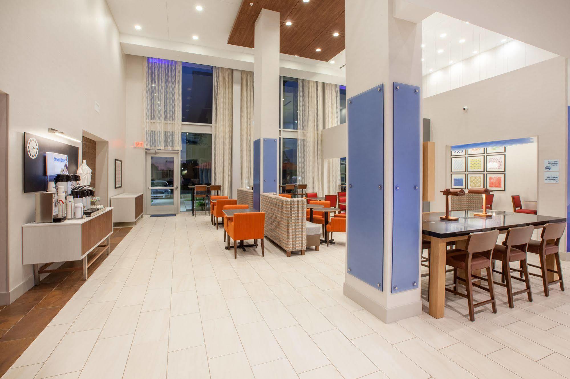 Holiday Inn Express & Suites - Indianapolis Ne - Нобълсвил Екстериор снимка